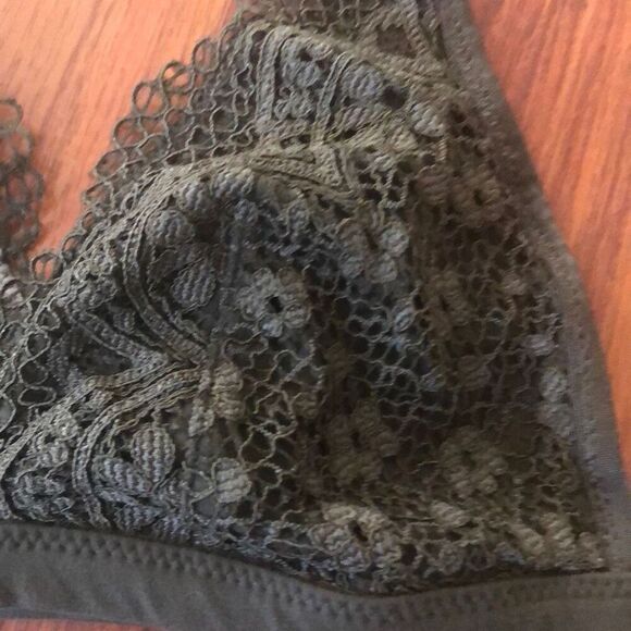 Victoria’s Secret olive lace racer, back bra, bra at size extra small - Picture 2 of 4